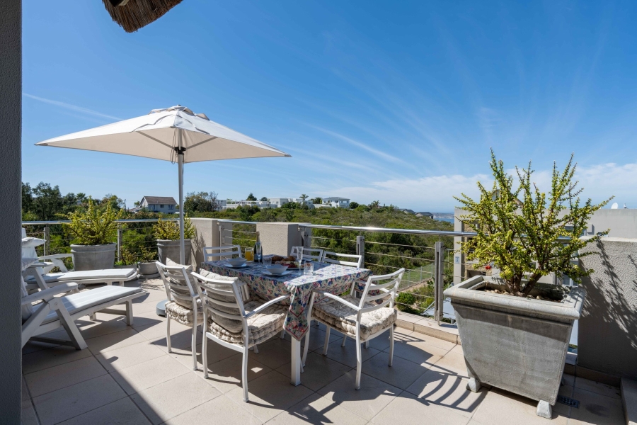 2 Bedroom Property for Sale in Thulana Hill Western Cape